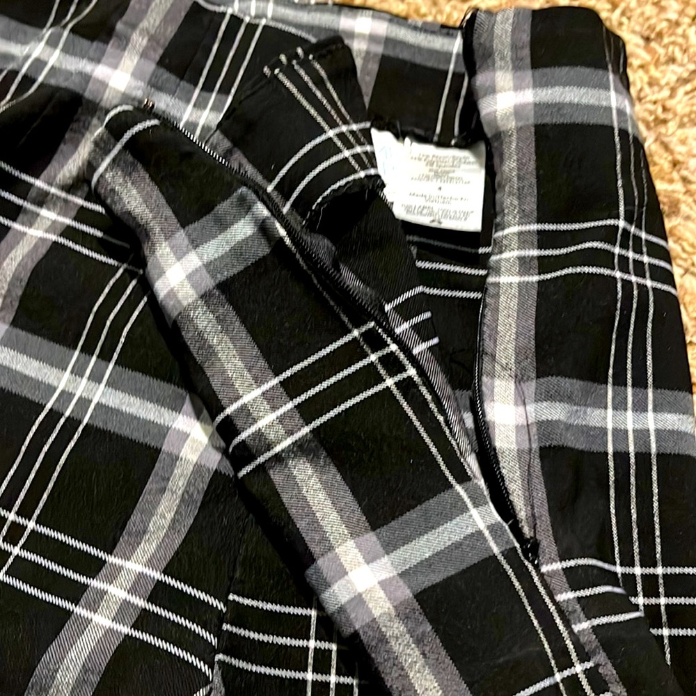 stretchy - Picture 2 of 2